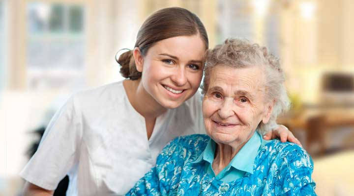 Beneficios de tener a nuestros mayores en residencias